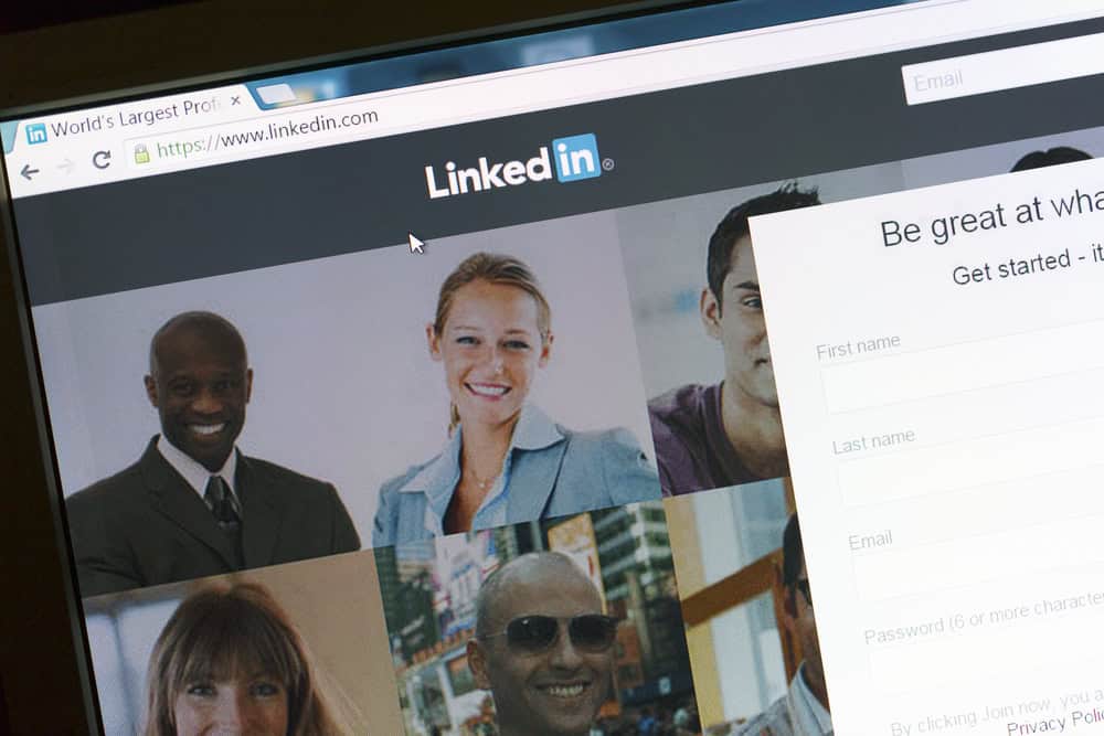 Effective LinkedIn Profile Pictures Building A Trusting Relationship With Your Readership Through Authenticity