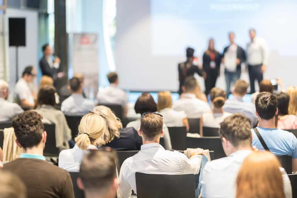 How To Make A Pitch Deck Key Elements And Successful Examples